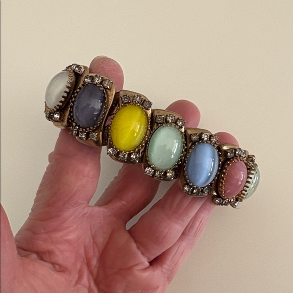 Vintage Pastel Moonstone Cabochon Extension Bracelet - Picture 9 of 9